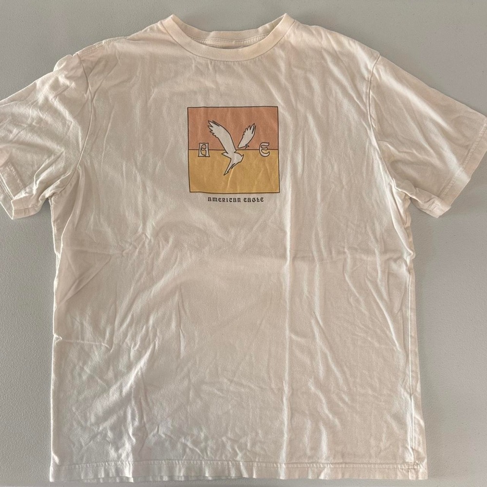 American Eagle tee size Large